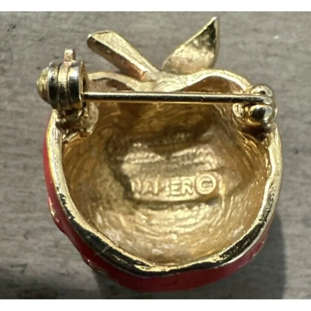 NAPIER Apple Brooch‎ Pin Gold And Enamel Vintage